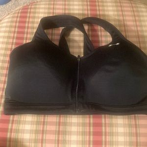 Under Armour zip front bra. Size large